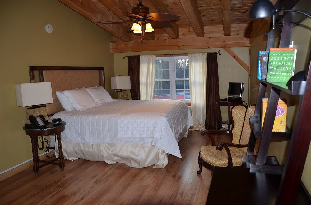 Timber House Lodge